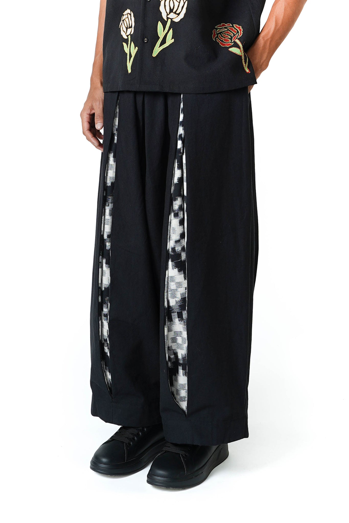 Pleated Tapered Pants [Ikat Black]