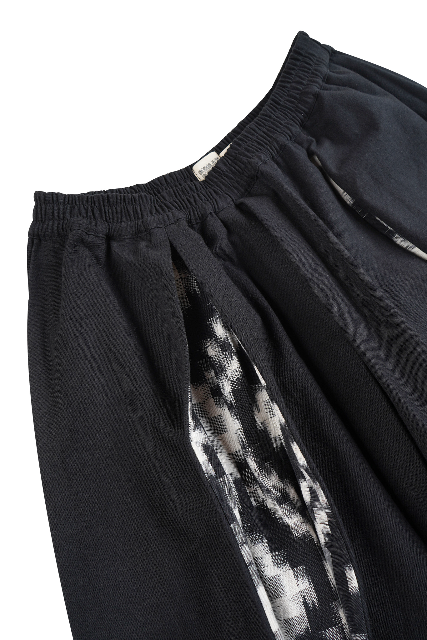 Pleated Tapered Pants [Ikat Black]
